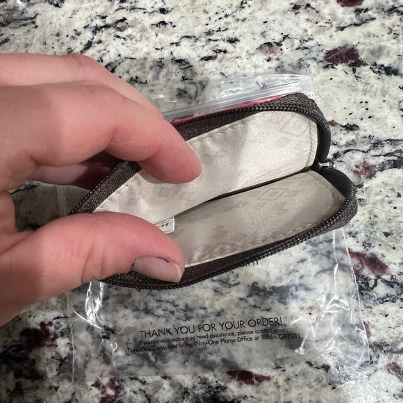 Thirty-One small zip wallet - Picture 5 of 5